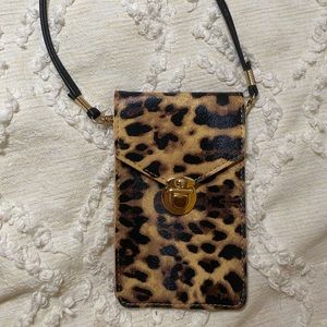 Leopard Cross Body! Perfect for when you just want to take your phone and cards